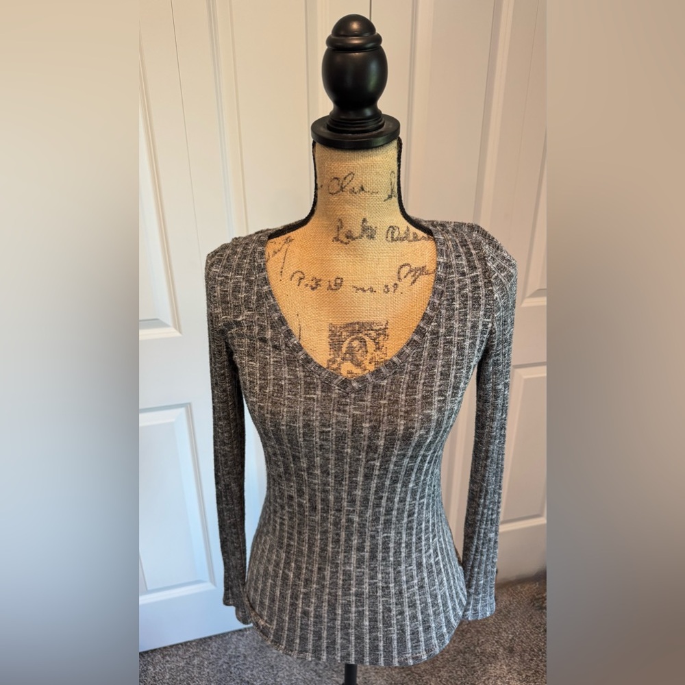 Express One Eleven Gray Ribbed V-Neck Top